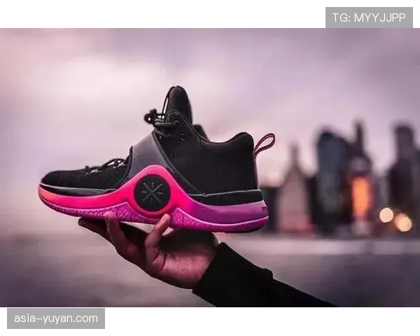 某运动品牌推出新一代篮球鞋,宣传重点在于提升侧向移动与急停传球稳定性 某运动品牌推出新一代篮球鞋,宣传重点在于提升侧向移动与急停传球稳定性